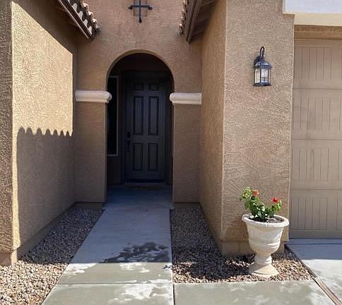 3rd image of 654 W Desert Hollow Dr #R