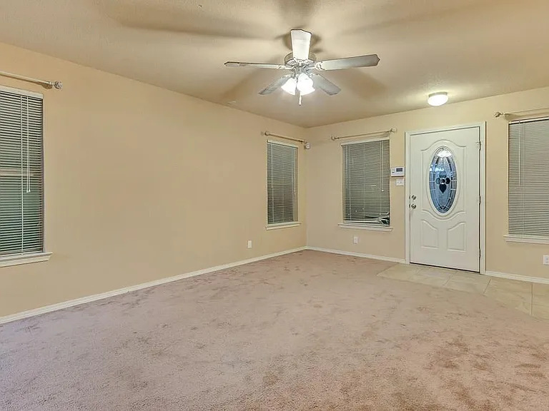 3925 Hueco Valley Dr — Photo 18