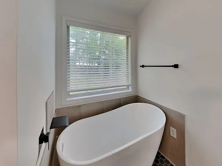 4000 Moore Creek Dr — Photo 12