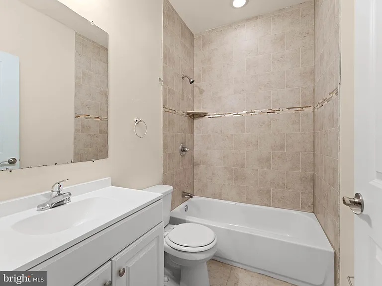 1813 N 18th St #2 — Photo 12
