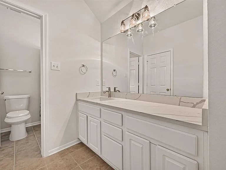 6118 Breezy Hollow Ln — Photo 32