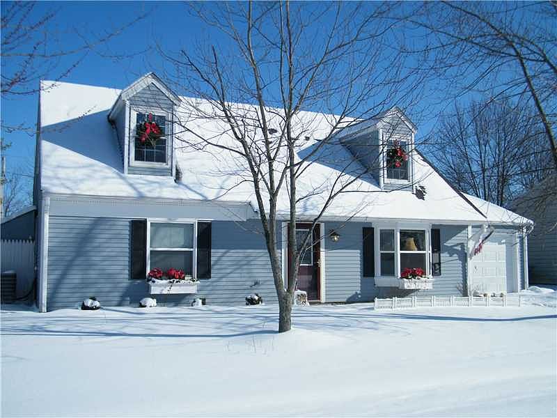 1st image of 745 Holiday Dr