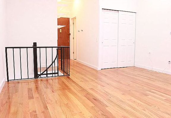 4th image of 254 W 51st St APT 17M