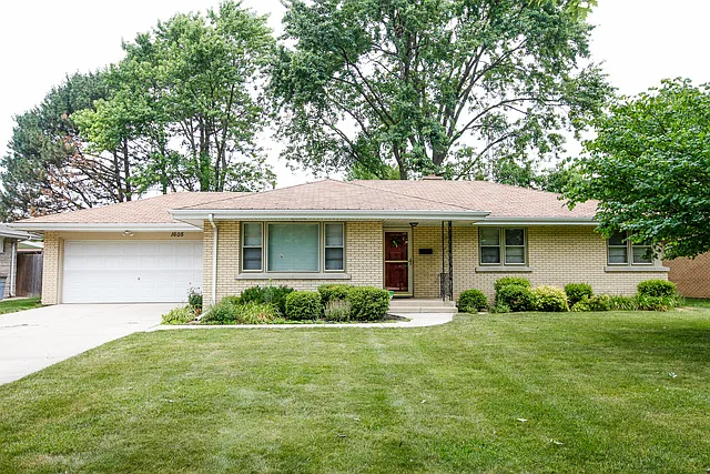 1605 Arden Pl photo 1