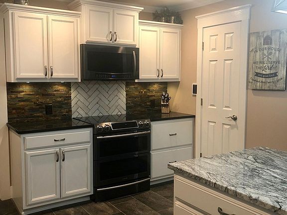 4th image of 273 N Sherman Cir