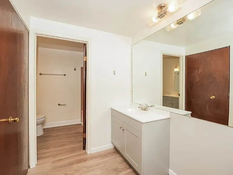 9471 Madison Ln — Photo 10
