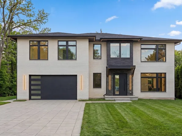 2108 N Chestnut N Chestnut Ave, Arlington Heights, IL 60004