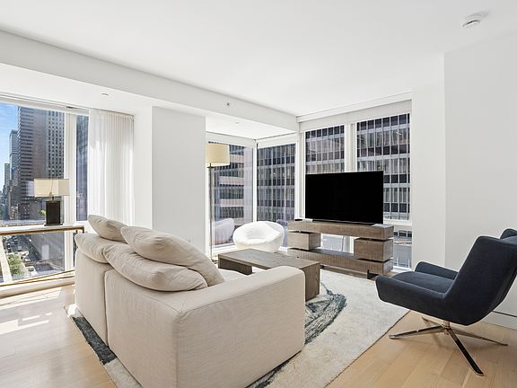 4th image of 135 W 52nd St APT 16E