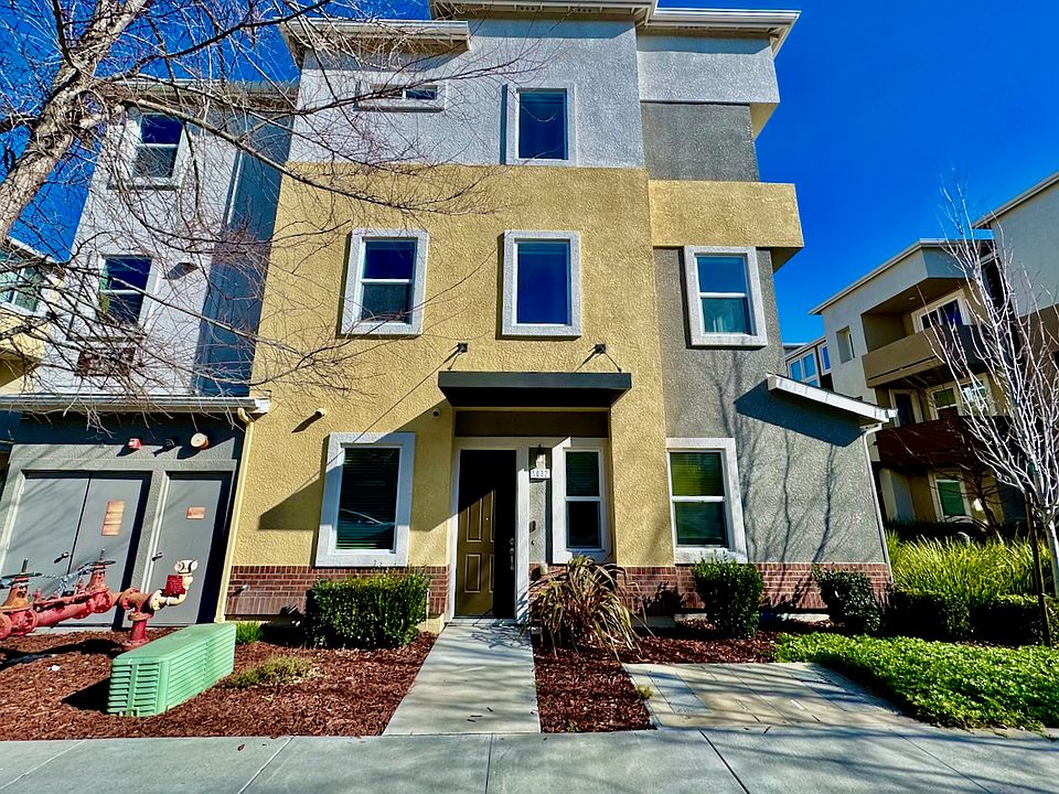 1st image of 1032 Giacomo Ln