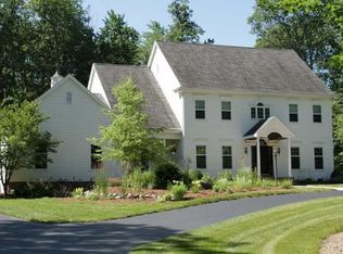 20205 W Rustic Ridge Ct, New Berlin, WI 53146