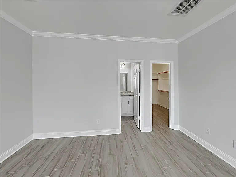 1032 E Leuda St — Photo 9