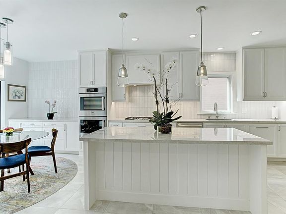 4th image of 9442 Briar Forest Dr