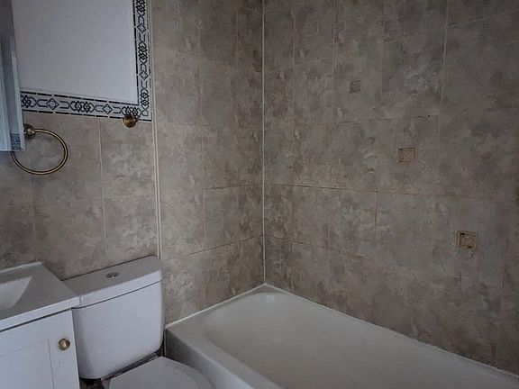 5th image of 28 Seidler St #6E