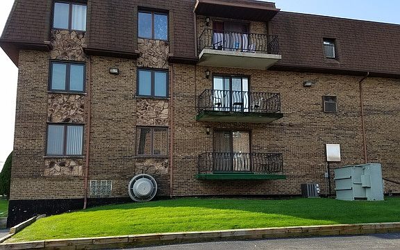 2nd image of 10445 Mansfield Ave APT 1B