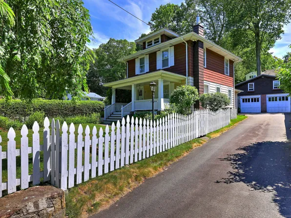 21 Oakwood Avenue, Waterbury, CT 06708