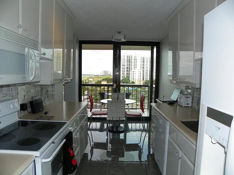 3400 N Ocean Dr #905 — Photo 7