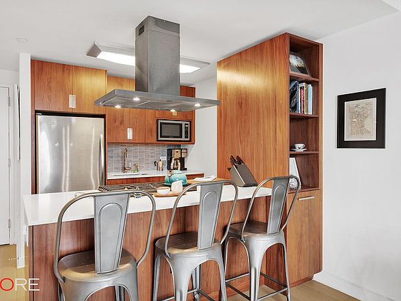 4th image of 500 W 30th St #26K