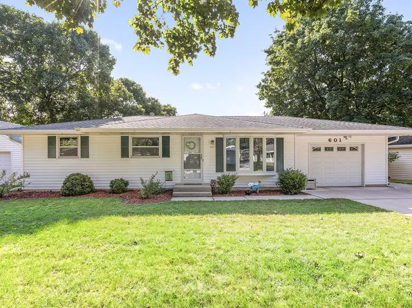 601 Bluebird Ln, Green Bay, WI 54303