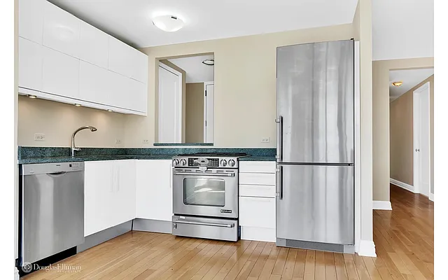 Rented by Douglas Elliman | media 16