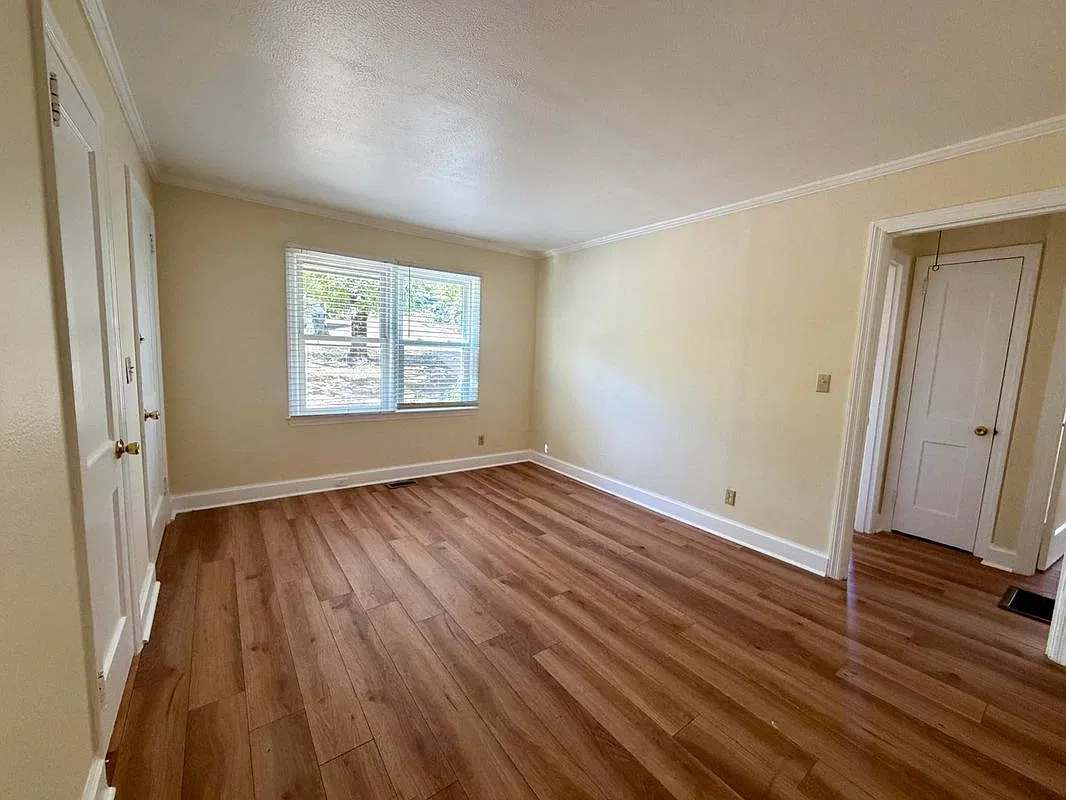 2 bed, 1.0 bath, 688 sqft, $1,200 — Photo 4