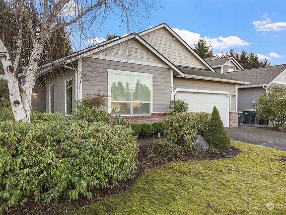 2nd image of 2903 Haig Drive SE