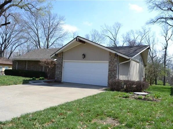 10713 Cypress Ave, Kansas City, MO 64137