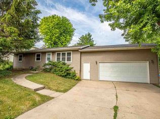 401 Durst Rd, New Glarus, WI 53574