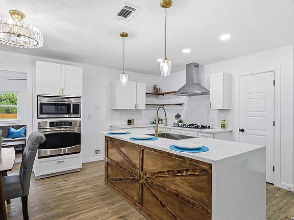 2nd image of 551 Merritt