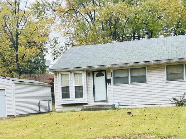 257 Estridge Rd, Saint Louis, MO 63137