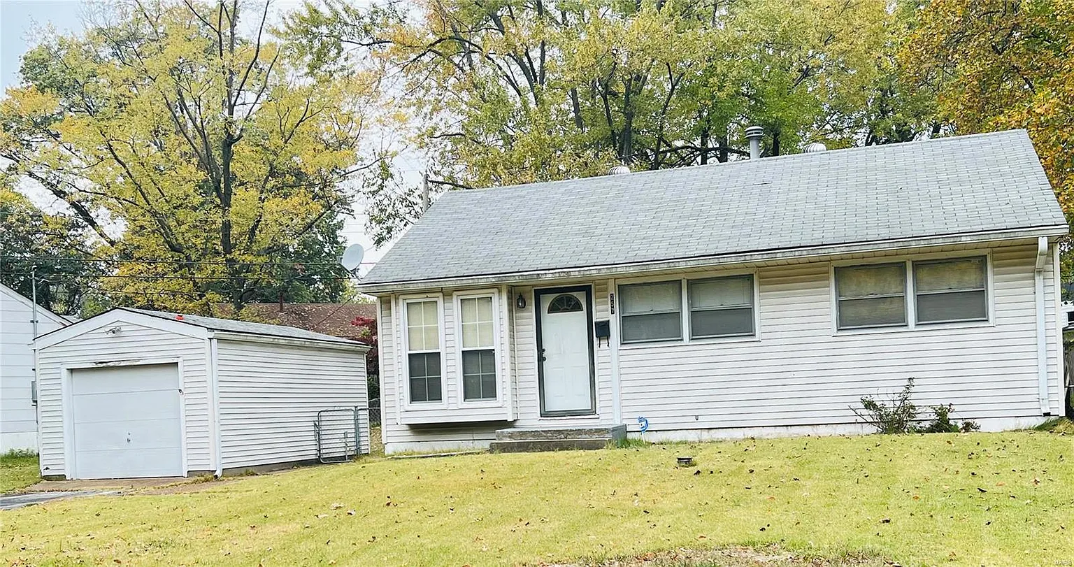 257 Estridge Rd photo 1