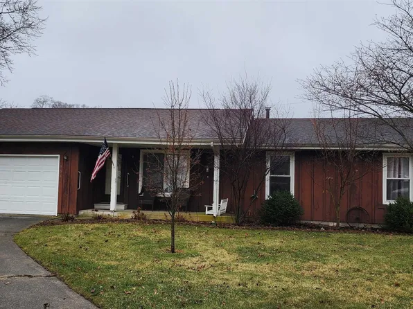 906 E Water St, Berne, IN 46711