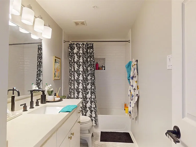 17 Waugh Dr #201 — Photo 43