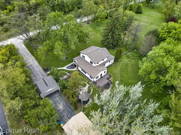 3710 Frains Lake Rd, Ann Arbor, MI 48105