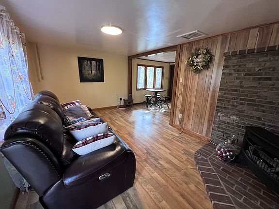 4th image of 129 Lakeshore Cir