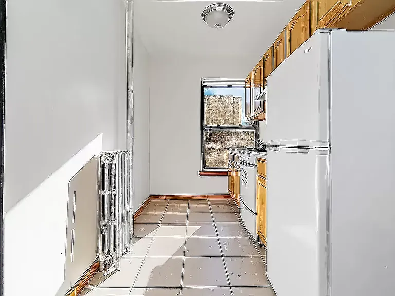 328 E 14th St #9 — Photo 4