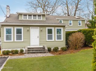 9 Larsen Ave, Glenwood Landing, NY 11547