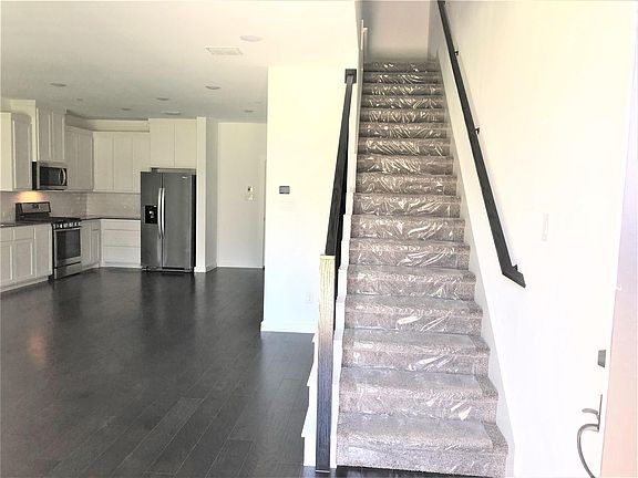 3rd image of 508 Carmack Dr