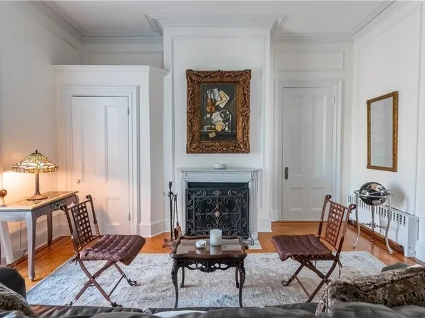 4 Red Cross Ave APT 1A, Newport, RI 02840
