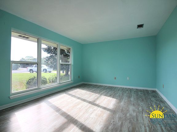 3rd image of 516 Dorado Ave