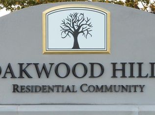 8626 Pin Oak Cir, Batavia, NY 14020