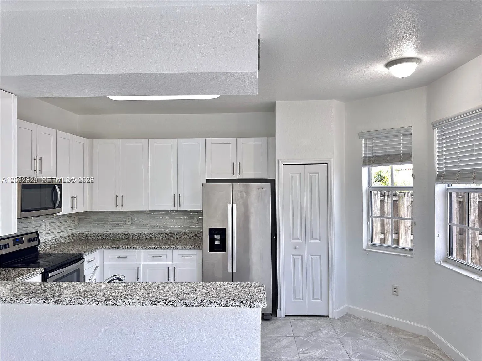 4 bed, 2.5 bath, $3,750 — Photo 3