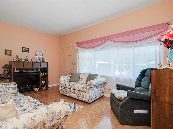 5th image of 2608 Homer Cir