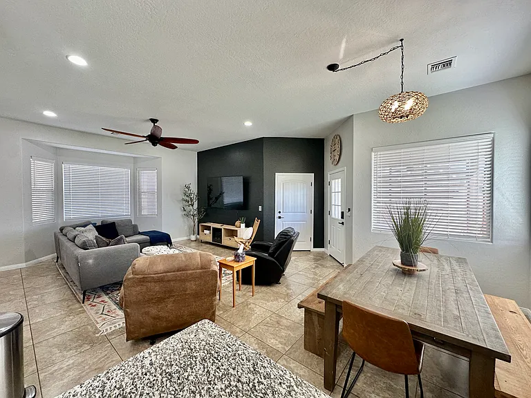 1319 S Brooke Ln — Photo 7