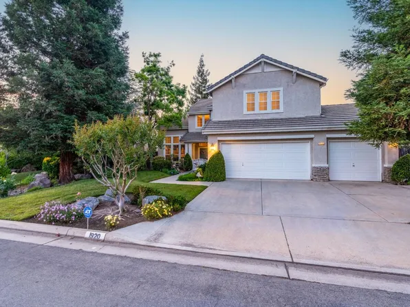 1920 E Oak Haven Dr, Fresno, CA 93730