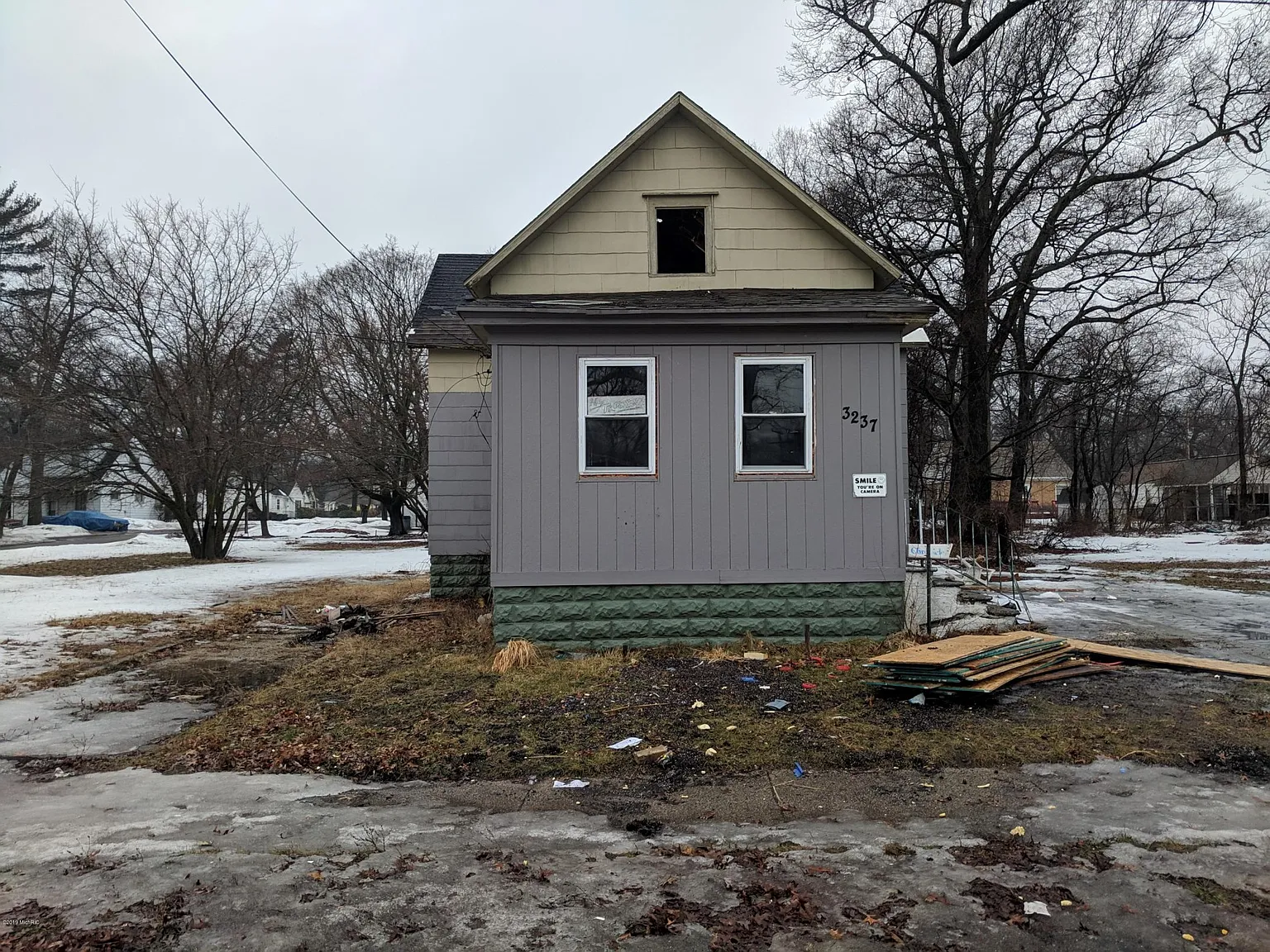 3237 Hoyt St photo 1