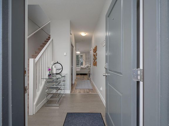 4th image of 523 Steeves Rd