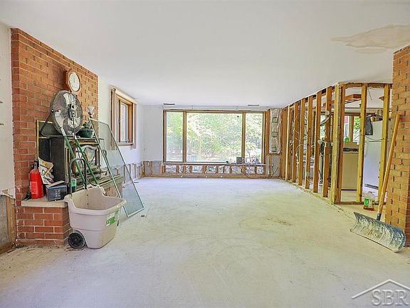5th image of 3768 E Monroe Rd