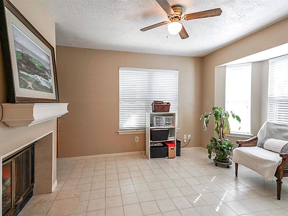 4th image of 4311 Fawn Glen Dr