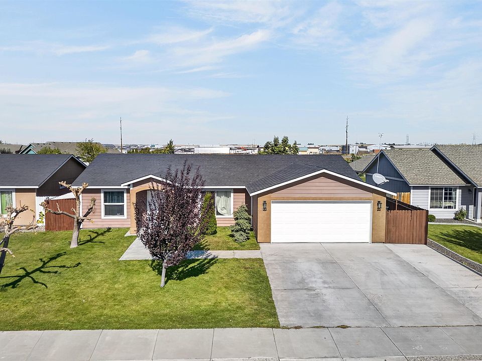 1st image of 3805 Estrella Dr