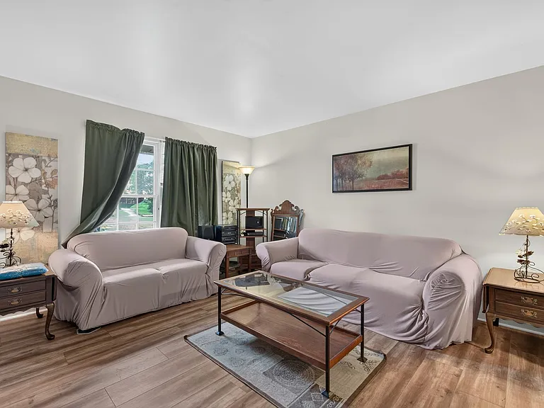 8 Cypress Dr — Photo 7